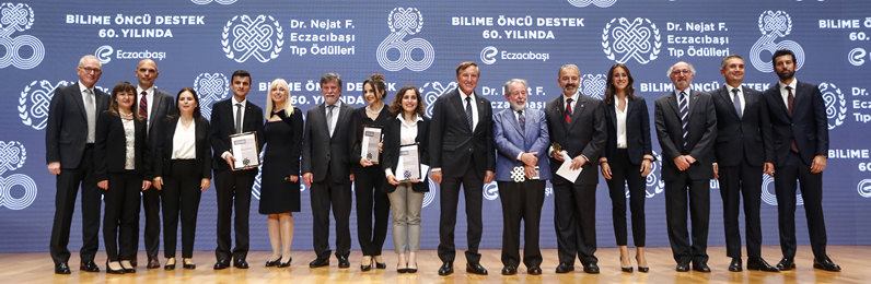 Eczacıbaşı Topluluğu Dr. Nejat F. Eczacıbaşı Tıp Ödülleri 60. yılında Tıp Bilim, Tıp Teşvik, Bilimsel Araştırma Destek ve Tıp Öğrencileri Proje Ödülleri sahiplerini buldu.